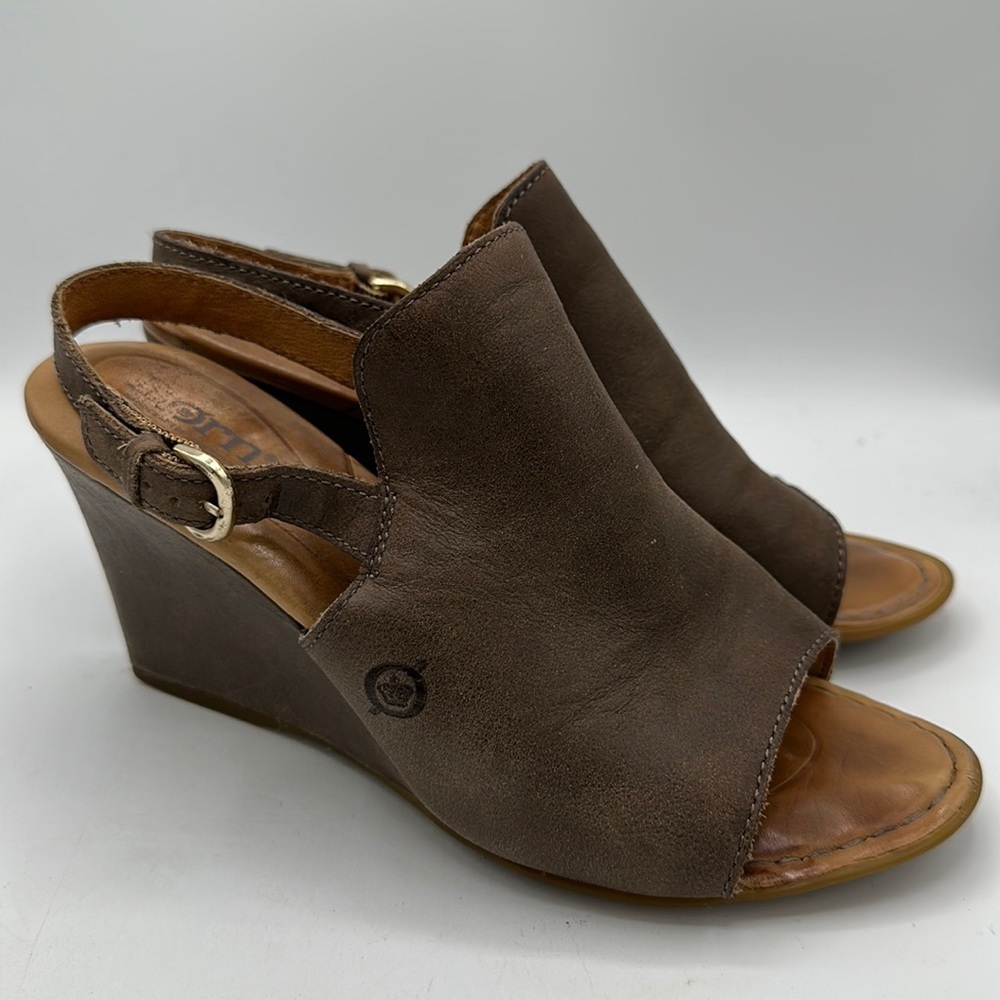 Born mocha brown leather sandals, size 6M